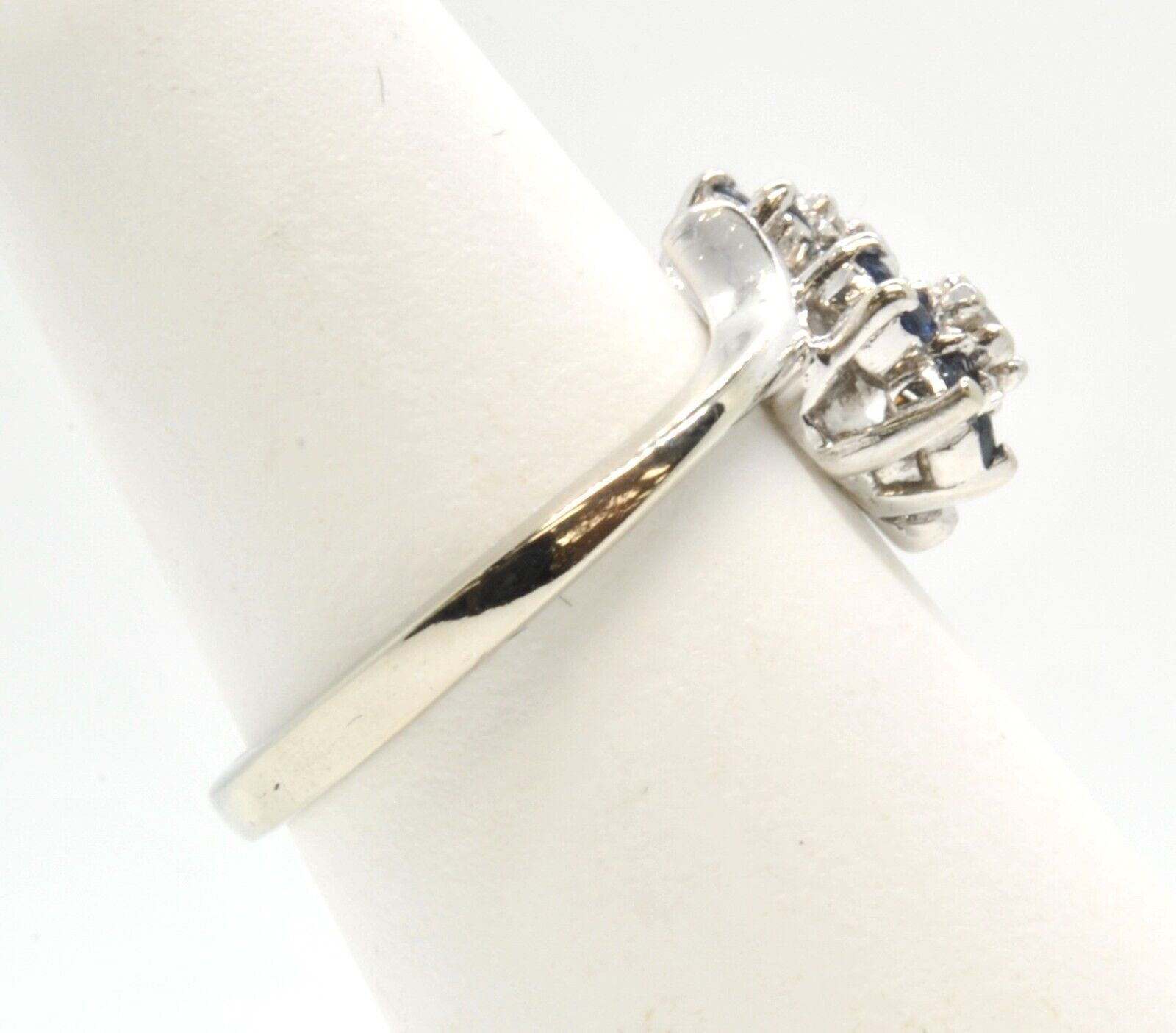 14k White Gold Dark Blue Sapphire And Diamond Cluster Right Hand Ring Size 6