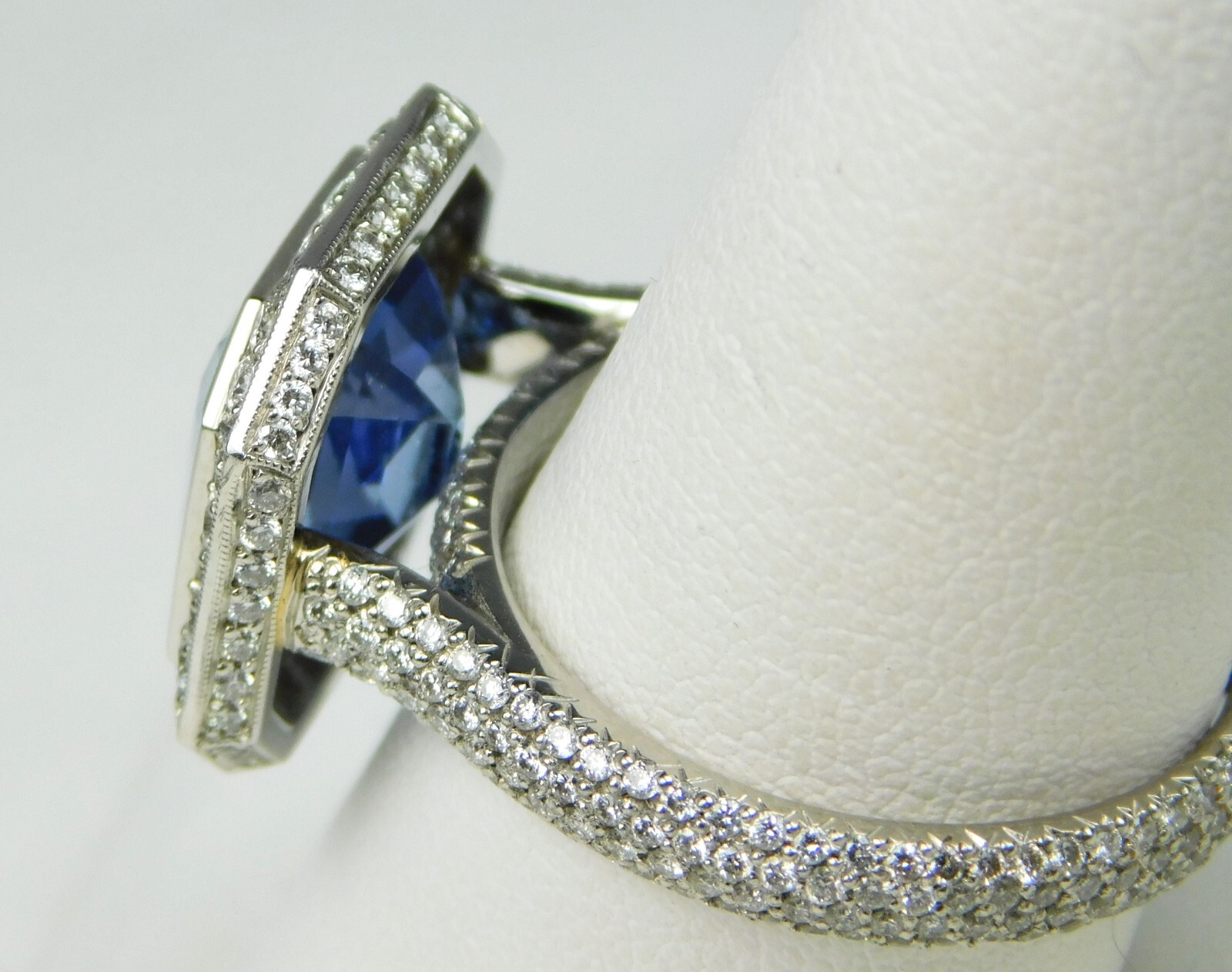 Platinum EC Sapphire & Halo Diamond Ring GIA Beryllium Diffused Sz 9.5 B9283