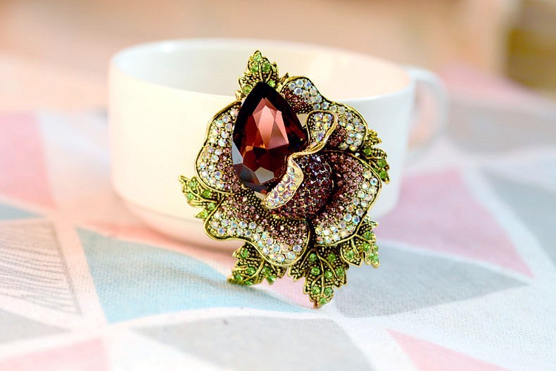 Vintage Floral Brooch Pin Multicolor Crystal Rhinestone Gold Tone Statement Jewe