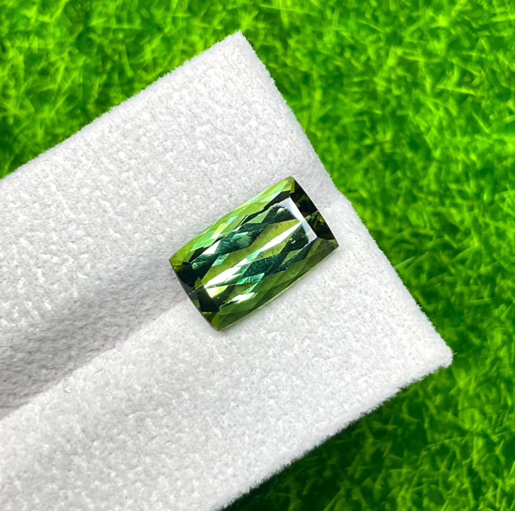 5.35cts natural top quality vivid green tourmaline cushion loose gemstone