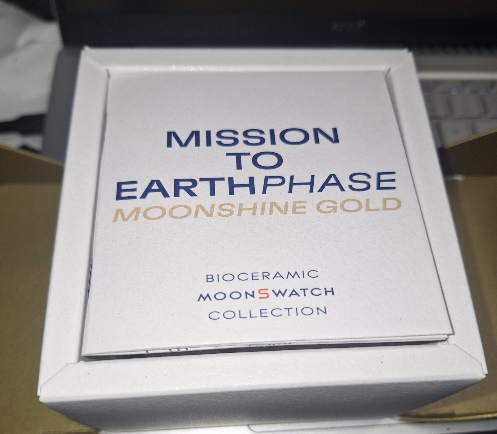 SWATCH x OMEGA Mission To Earthphase Moonshine Gold SNOOPY New W/ Receipt
