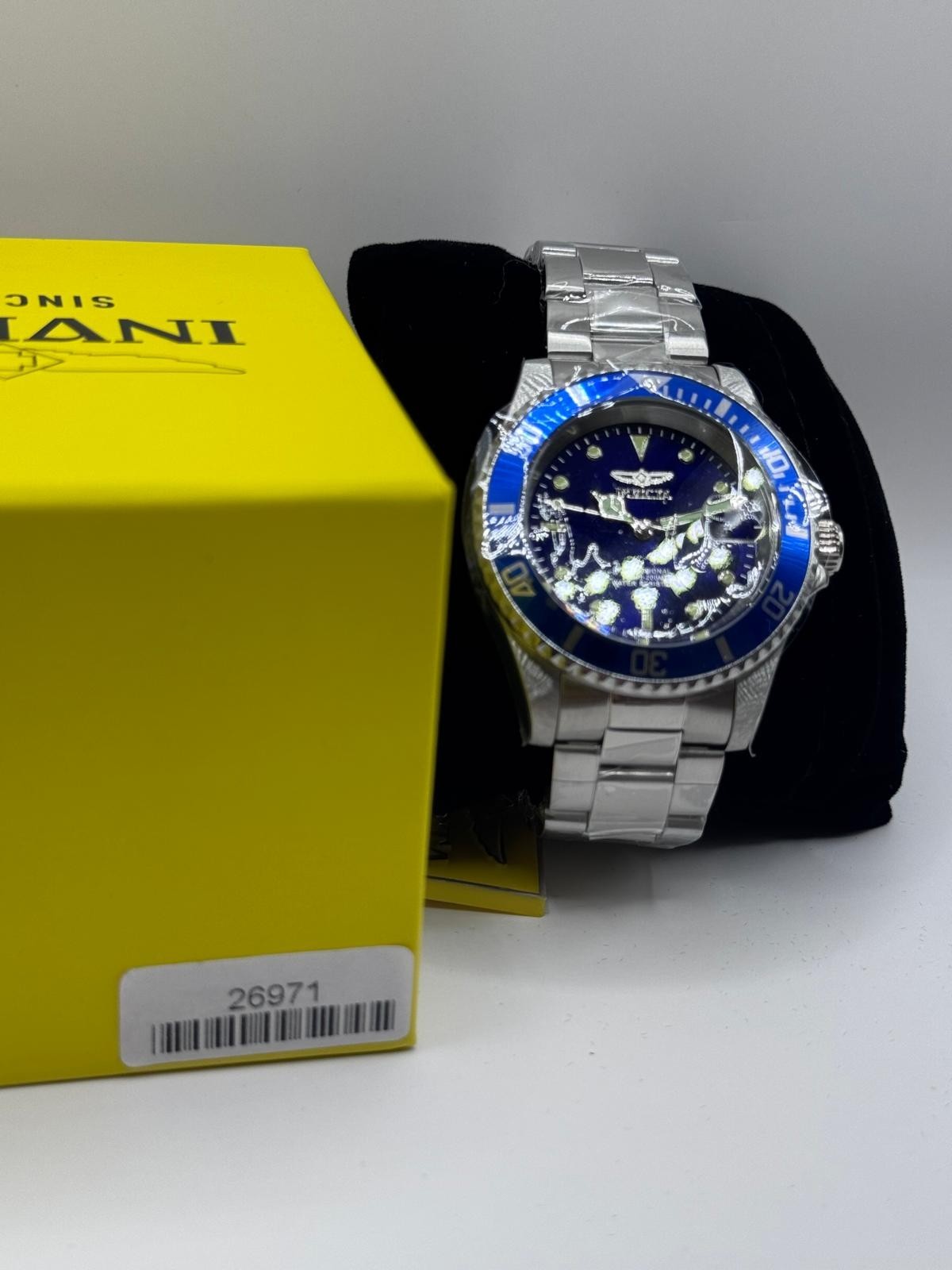Invicta Pro Diver Men’s Quartz 200m Blue Dial/Bezel Stainless Bracelet w/Box