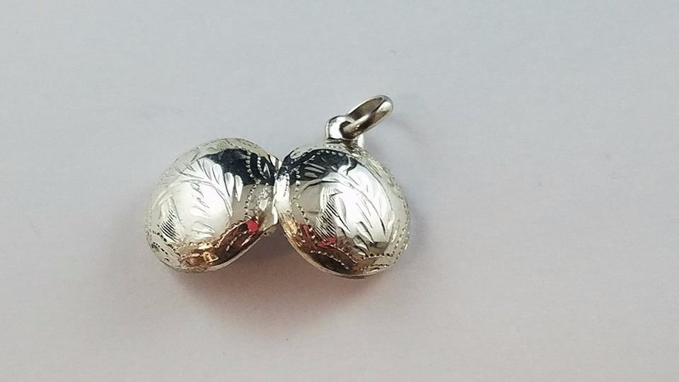 Tiny Sterling Silver (.925) Round Etched Photo Holder Charm or Pendant 0.66″