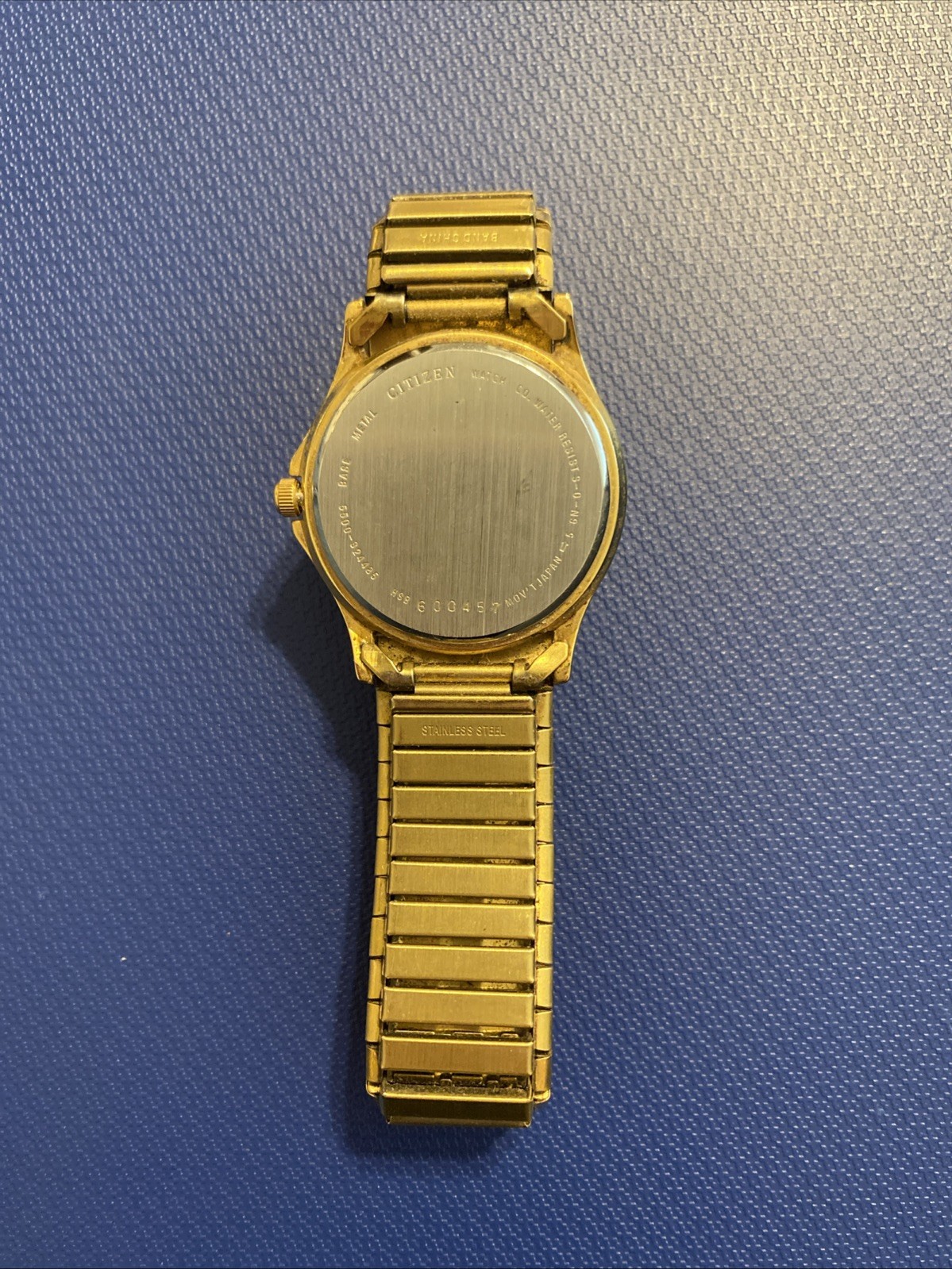 Citizen Men’s Vintage Quartz Watch Gold Tone Dial with Day/Date Feature