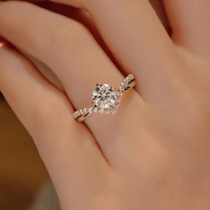 Exquisite 18K 925 Sterling Silver 1CT Moissanite V-Style Design Ring (Size 4-9)