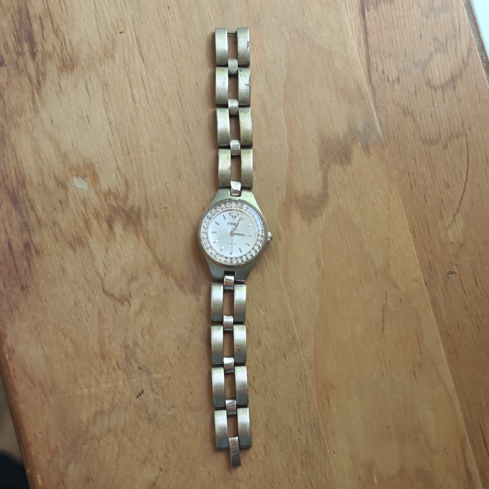 Roxy Women’s Quartz Analog Watch Silver Metal Bracelet White Dial Box Papers