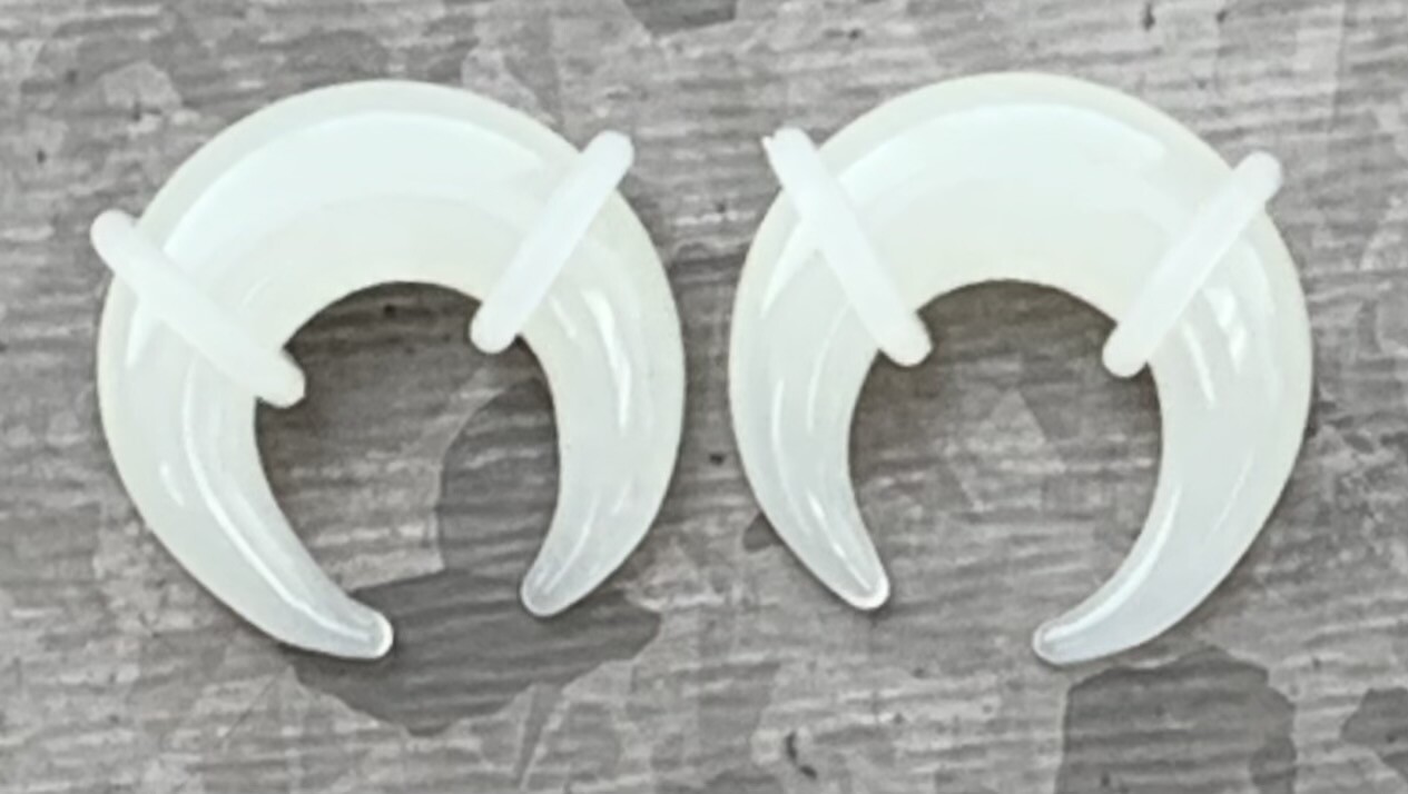 PAIR White Glass Buffalo Style Tapers Plugs Expanders Gauges Septum Pincer