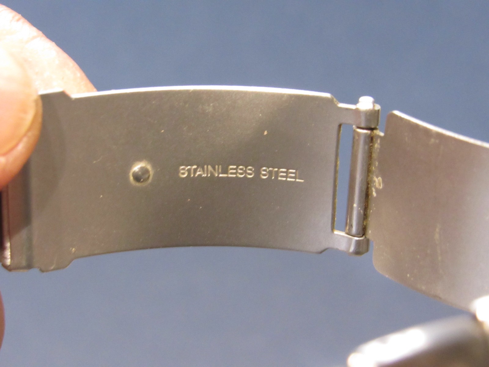 Relic Wet Men’s 50 Meter / 165 Feet Stainless Steel Silver/ Gray 39mm Watch