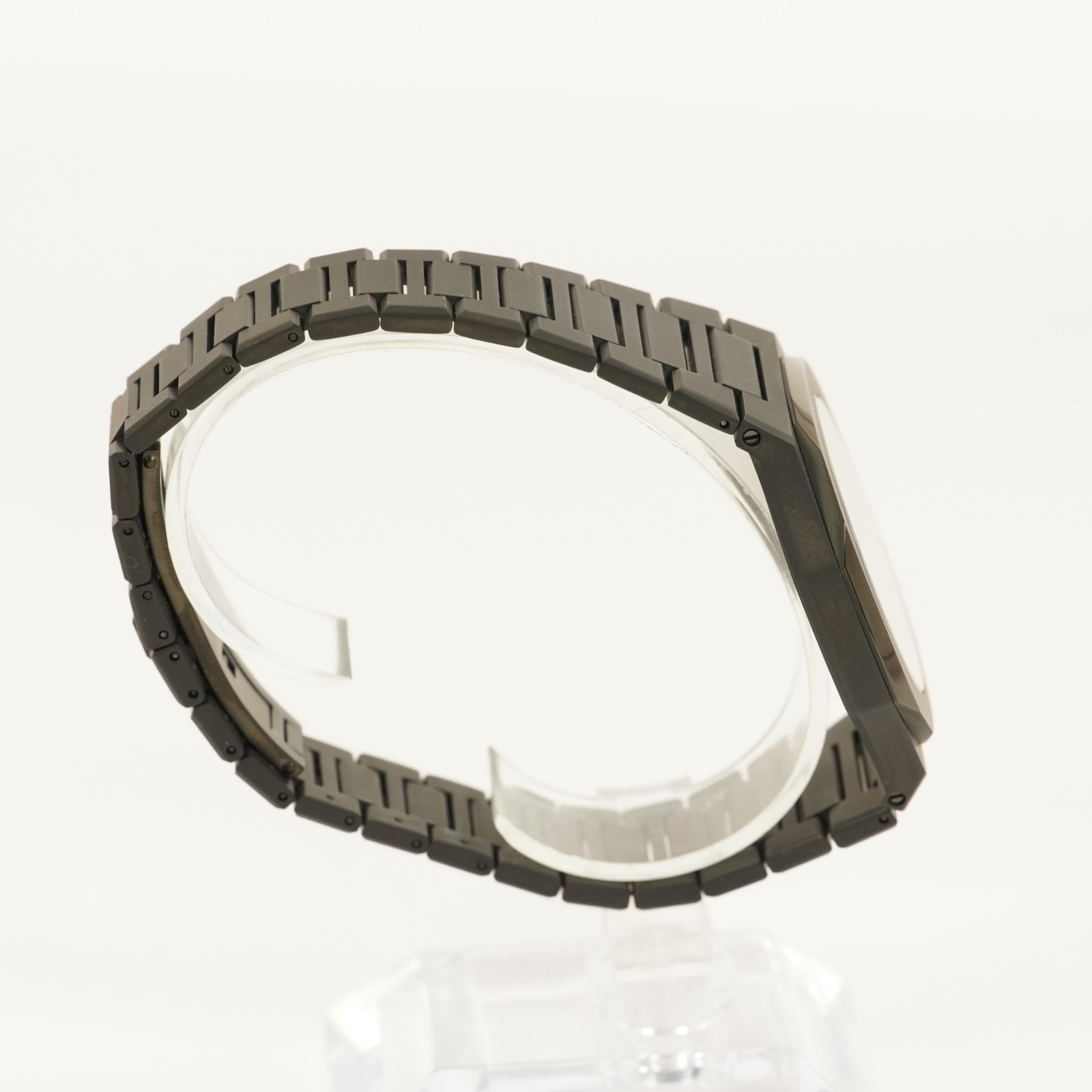 D1 Milano Antracite Ultra Thin Bracelet Watch 40mm – D1-UTBJ22