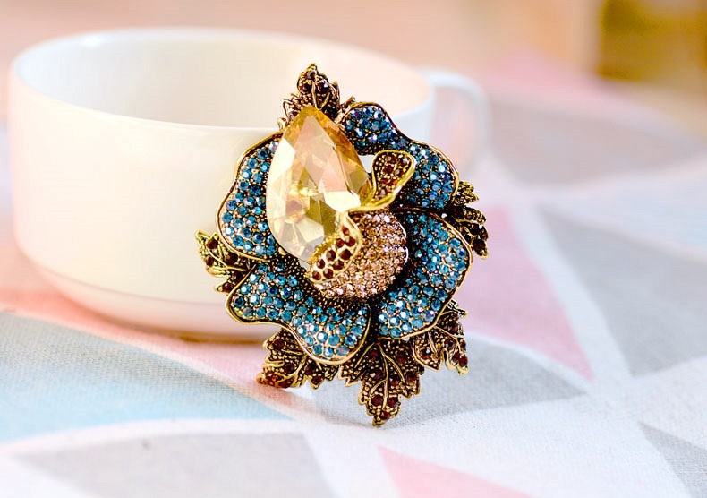 Vintage Floral Brooch Pin Multicolor Crystal Rhinestone Gold Tone Statement Jewe