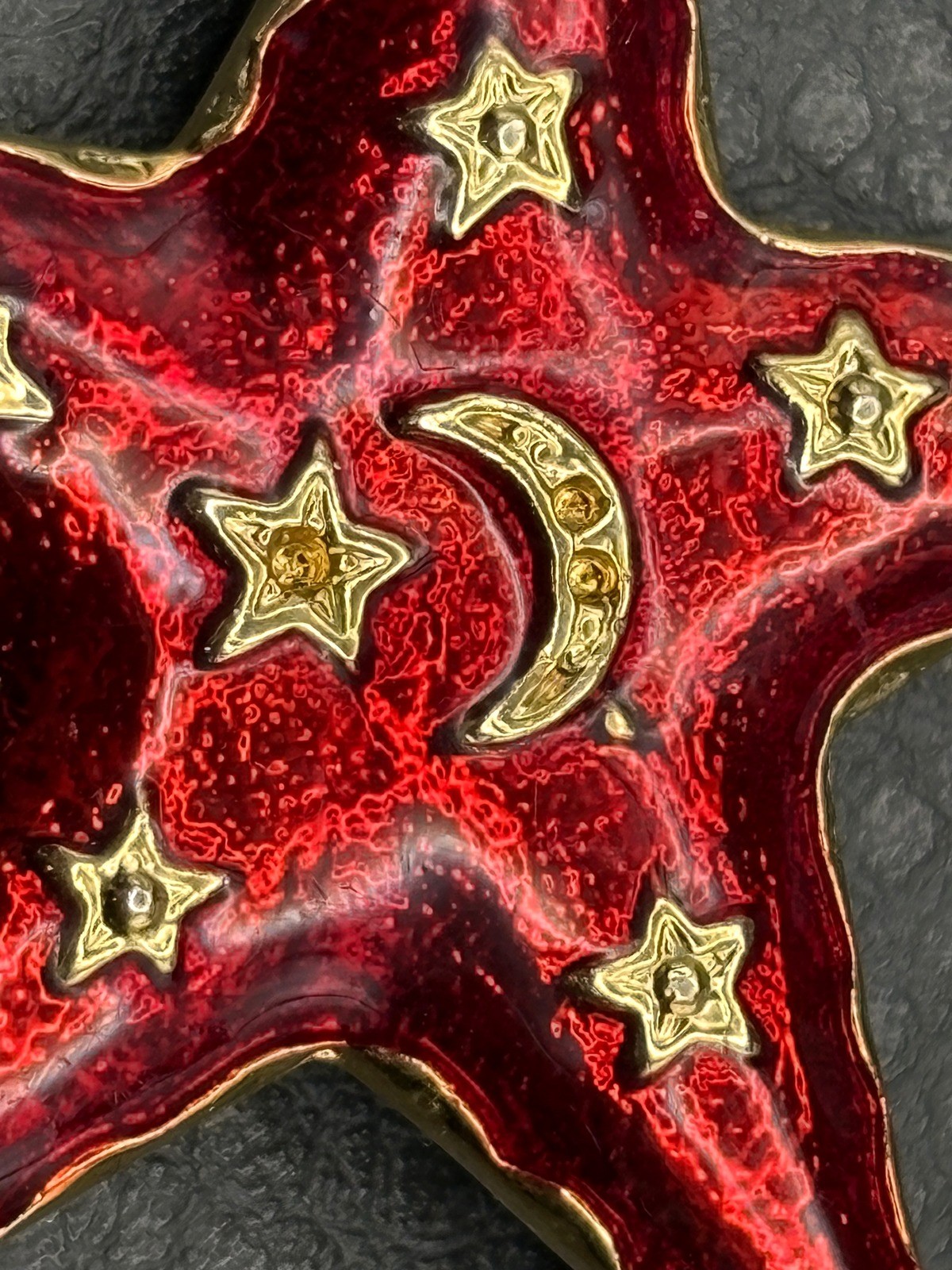 Vintage Celestial Red Star Enamel Brooch Pin Gold Tone Stars Moon Design READ