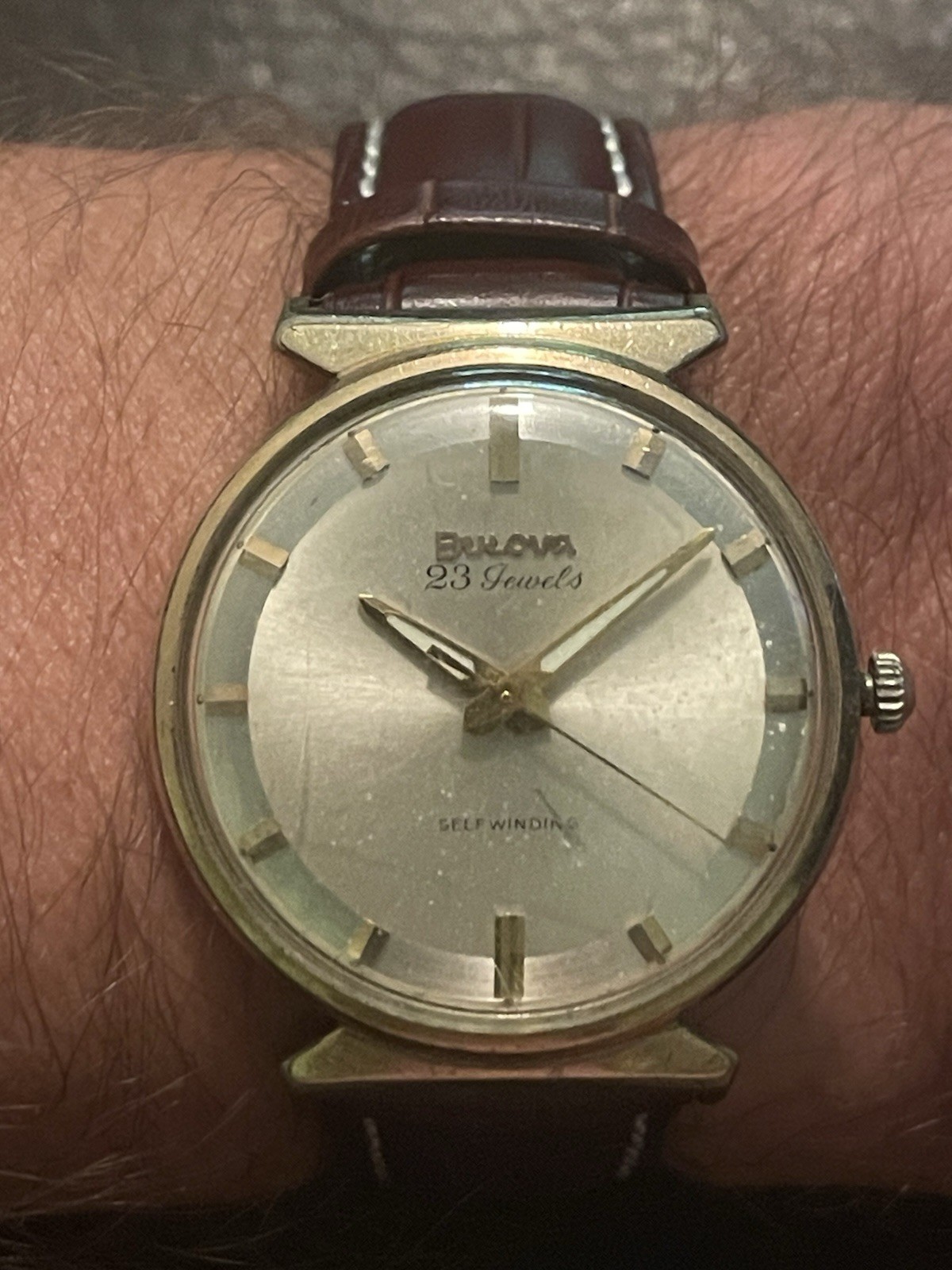 Vintage Bulova 23 Jewel Automatic Self Winding Mens Dress Watch Gold Tone Silver