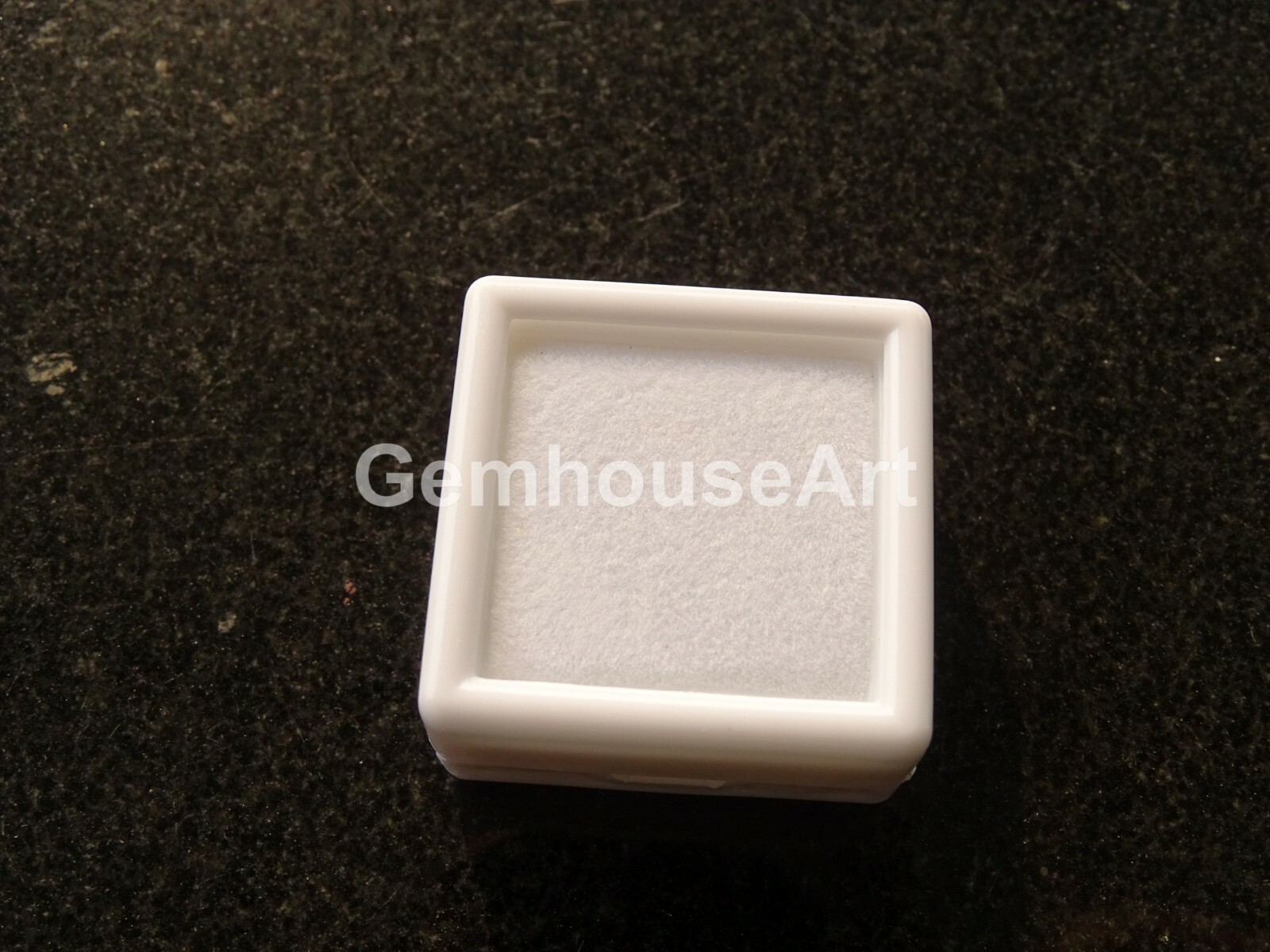20 Pcs 3 x 3 Cm White Gem Display plastic box Storage for Gems