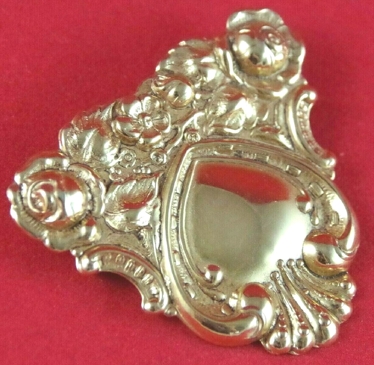 Minty! Lot 2 VTG 2.25″ ABSTRACT & VICTORIAN REVIVAL GOLD TONE HEART BROOCH PINS