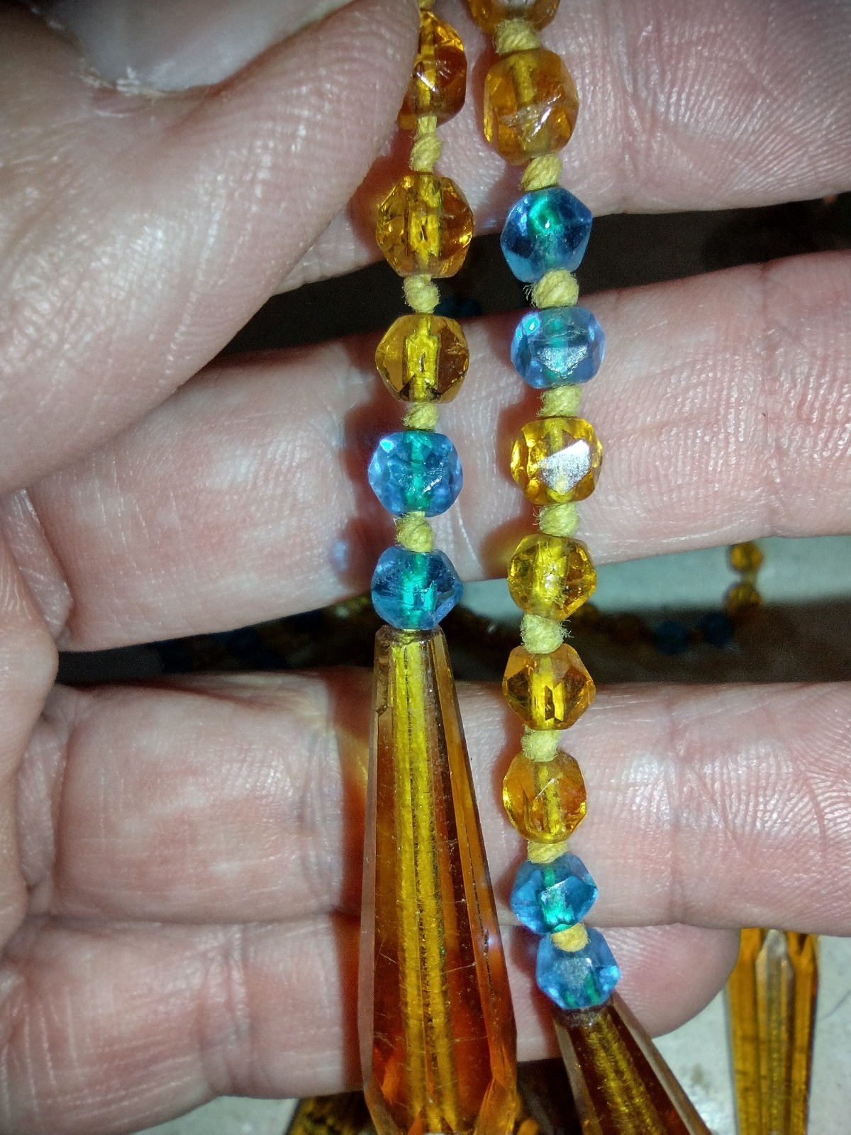 Authentic 1920s Art Deco Hand-Knotted Molded Glass Sautoir Flapper Necklace