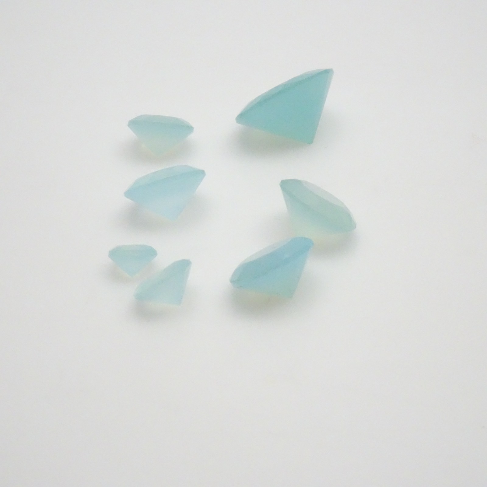 25.0CTW Mixed Parcel Blue Chalcedony – Round Mixed MM Chalcedony Gemstones