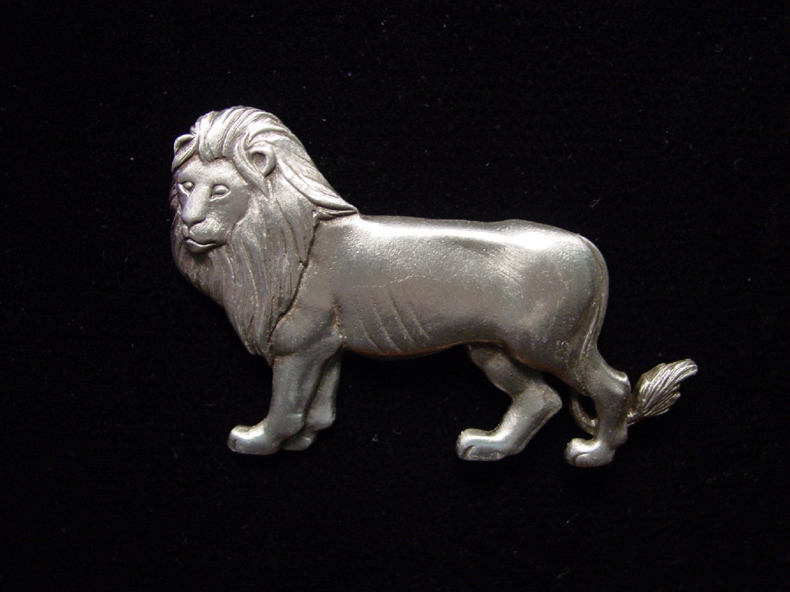 “JJ” Jonette Jewelry Silver Pewter MAJESTIC King of the Jungle LION Pin