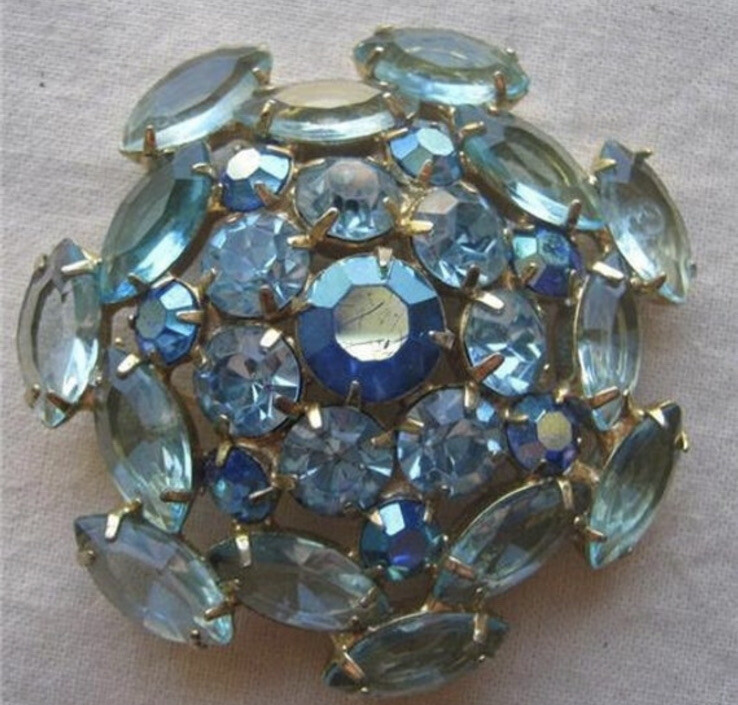 Vintage Austrian Brooch Madmen 50’s pin brooch 2 &1/8 Diameter Made In Austria