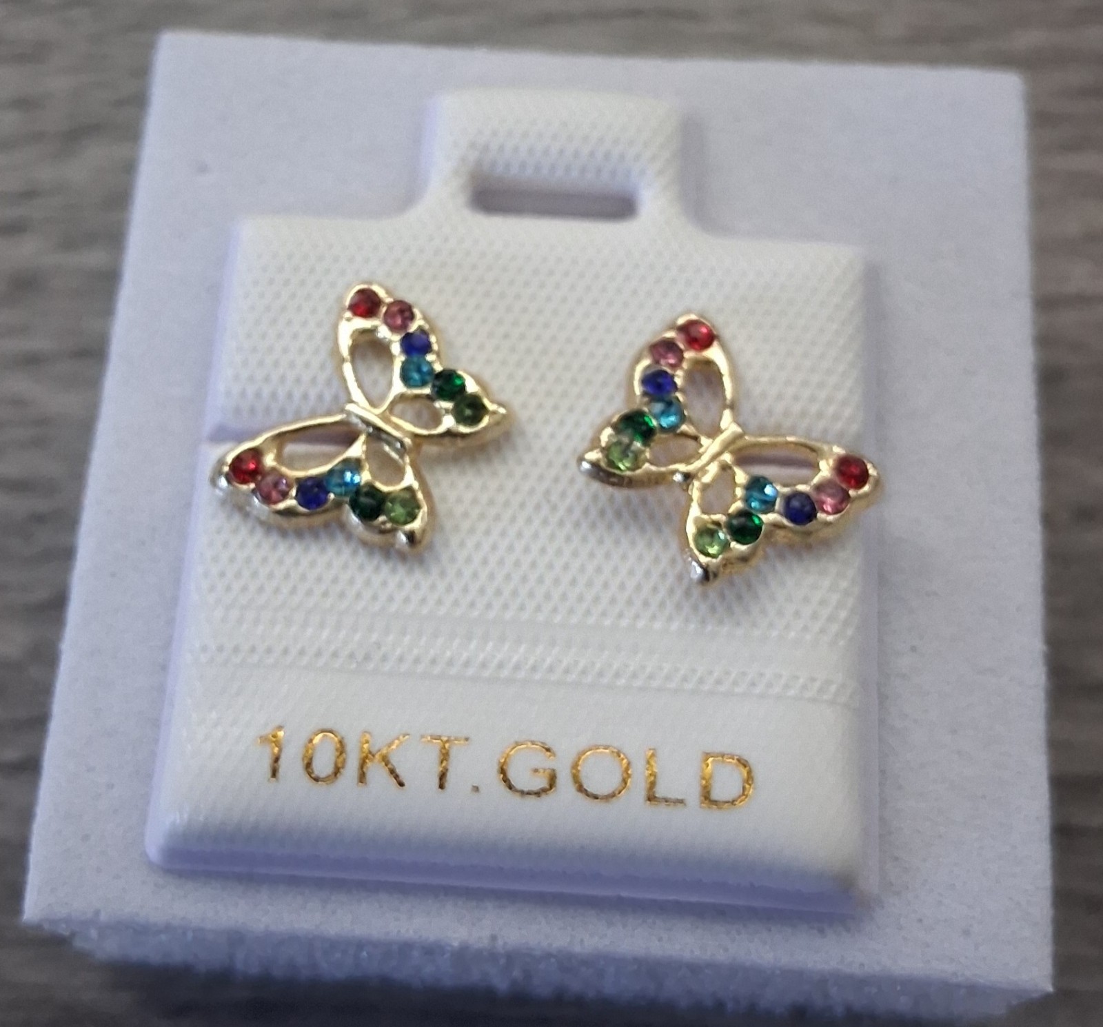10k gold butterfly screw back stud earrings /arete maripos de oro 10K de rosca.