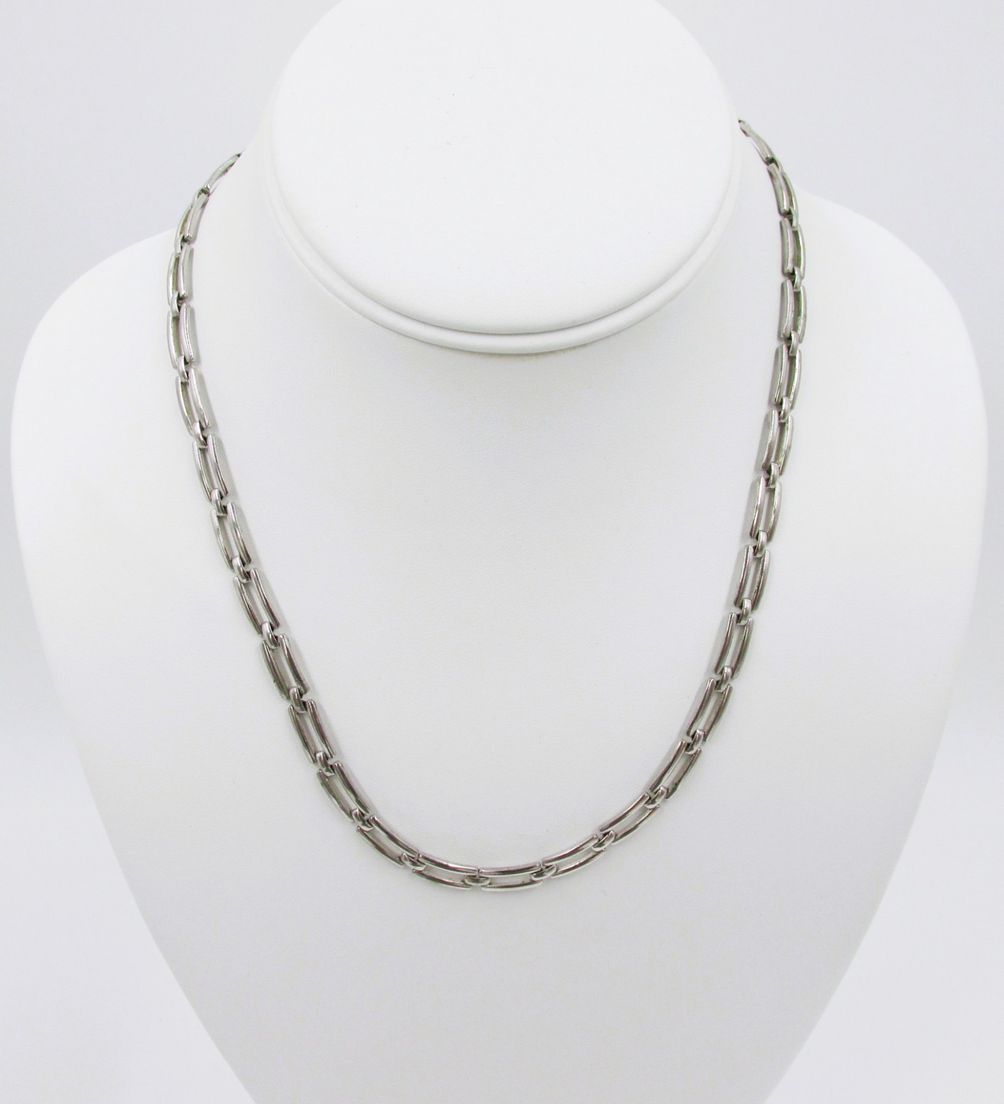 Classic Paperclip Chain Link 18″ Necklace Polished Silver Tone Vintage