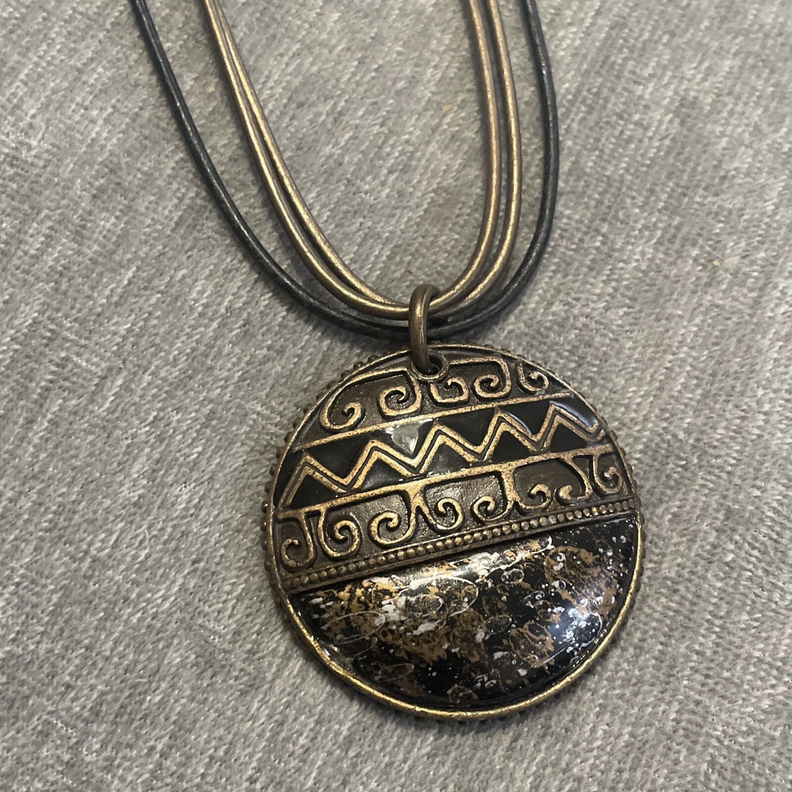 Chico’s Choker Necklace Aztec Enamel Mandala Pendant Leather Metal Chicos