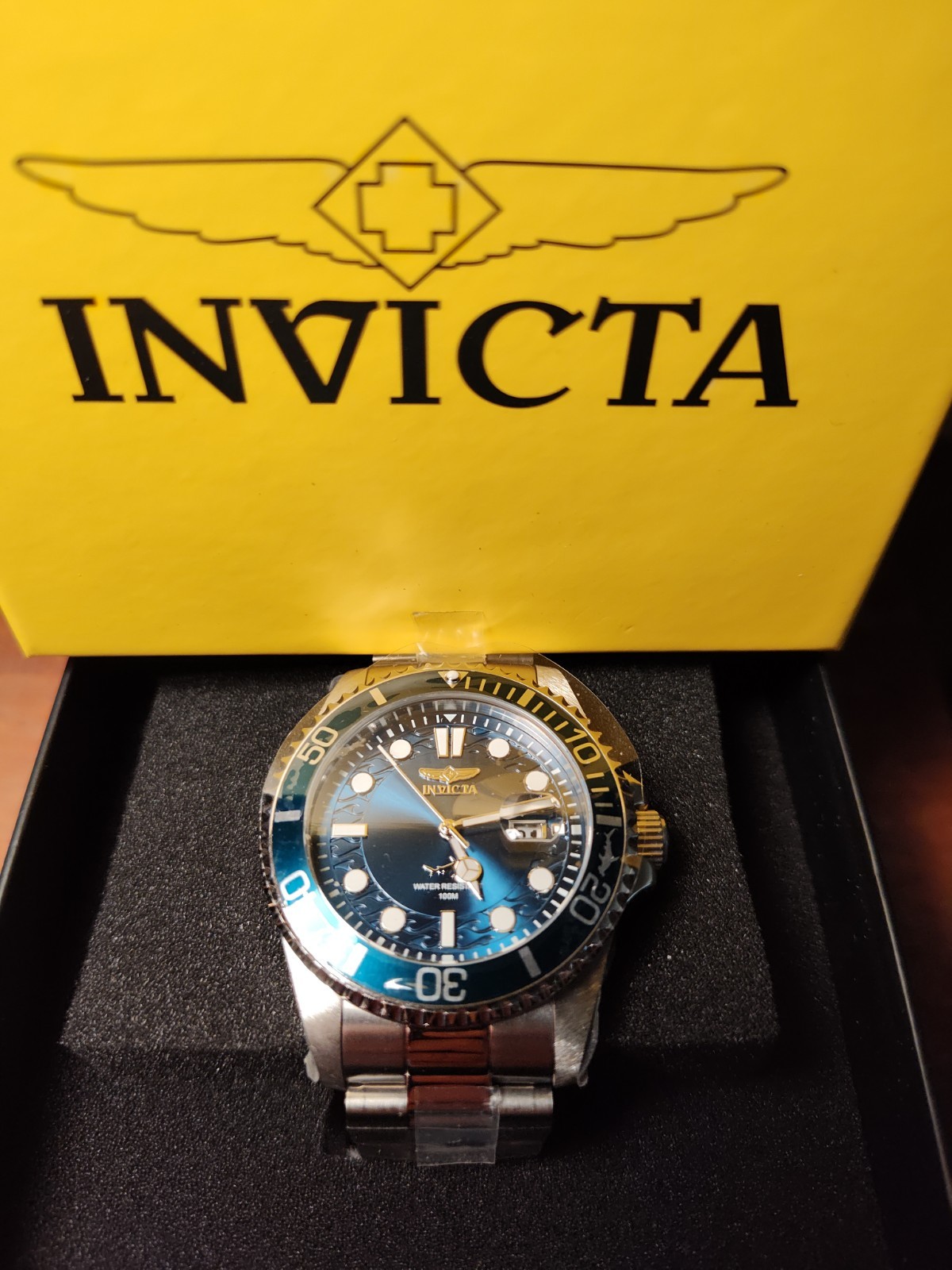 Invicta Shark Diver Silver Dark Blue Wave Edge Face With Shark AMAZING BLUE LIME