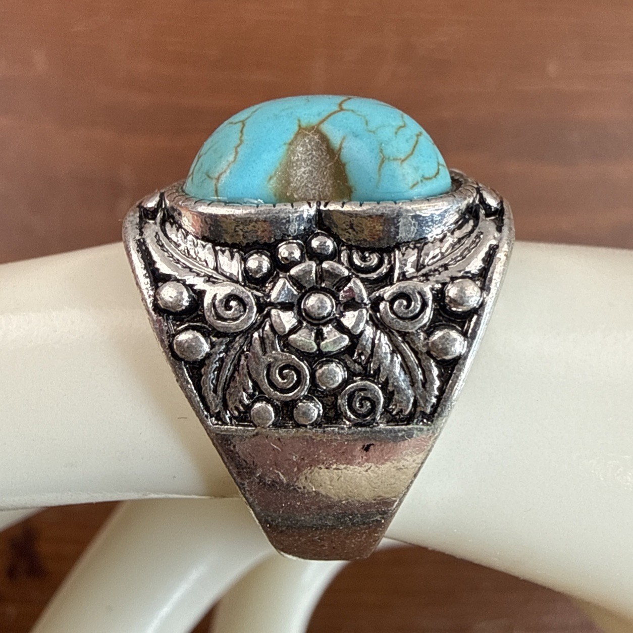 Native American Turquoise Heart Sterling Silver Ring Sz 8 Feathers Flowers 9.45g