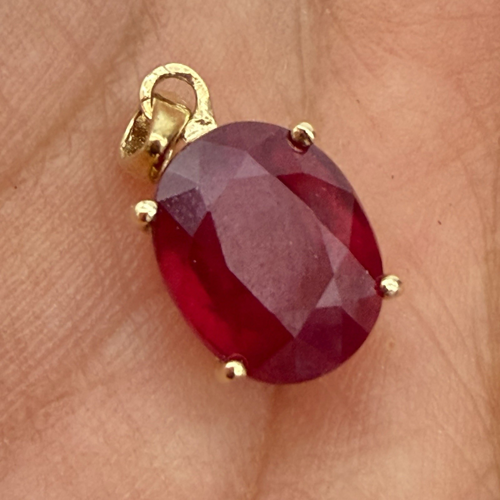 Vtg 10k Yellow Gold Ruby Pendant 8 By 10mm Oval Aprox. 3.5 Carat 1.39 Gr