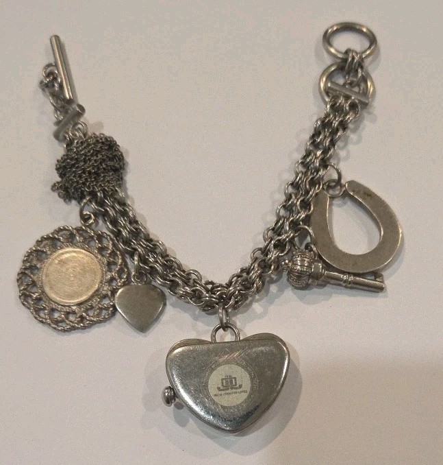 Vintage Jennifer Lopez J Lo Stainless Charm Bracelet 8″ I#191a