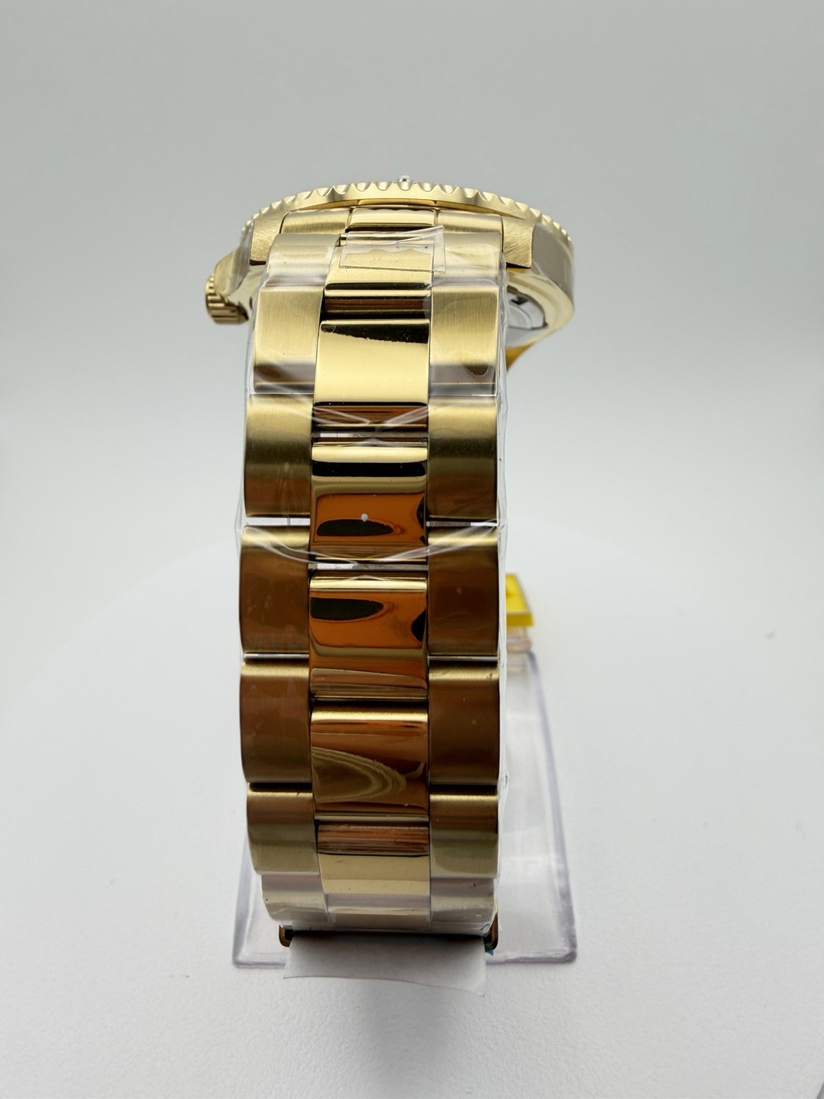30025- Invicta Pro Diver Currentwave Men’s Watch- 43mm Watch – Gold