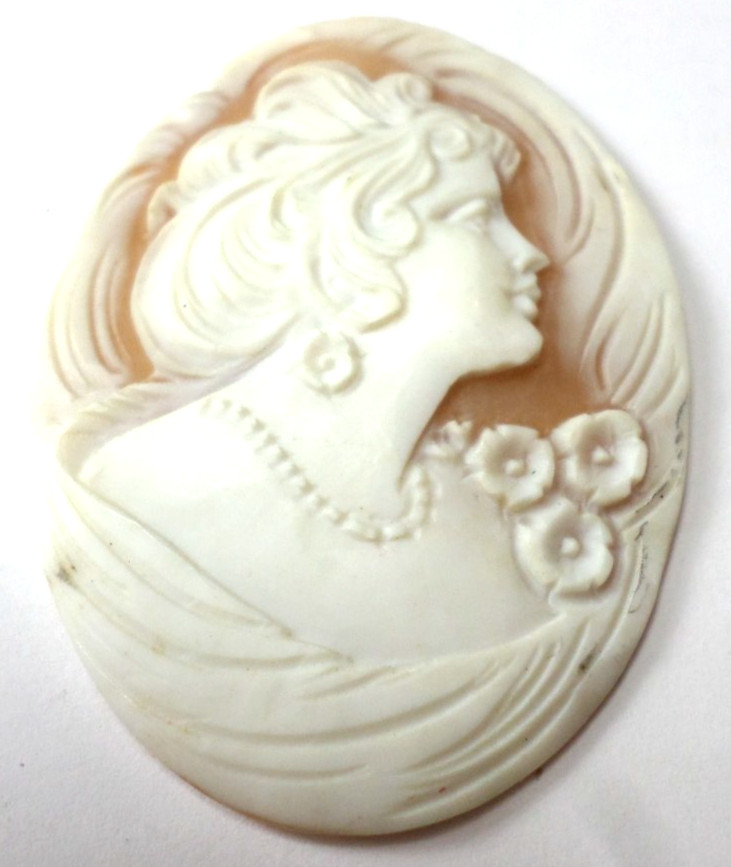 4 Vintage Loose Hand Carved Shell Woman XL Classic Cameos all are 50-52x37mm