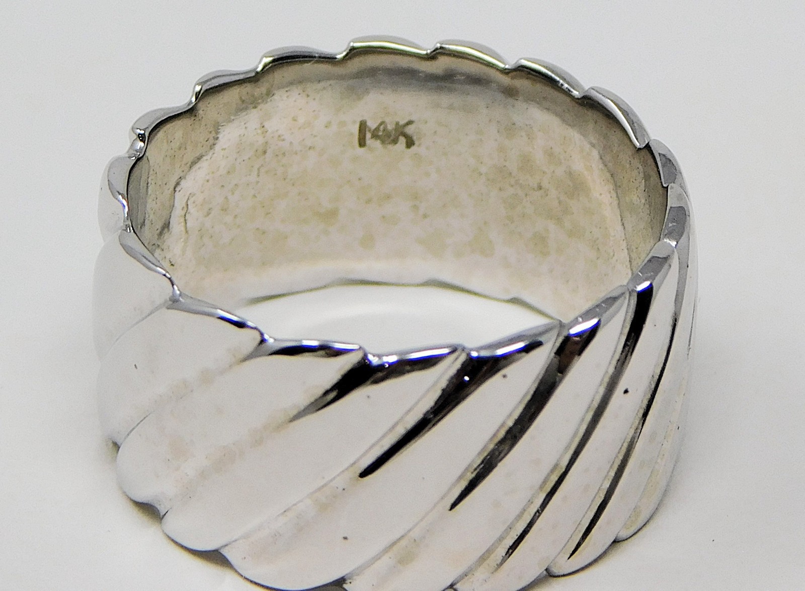 Wide 10.9 mm 14 kt White Gold Swirl Band Ring Finger Fit Sz 8 1/4 B6801