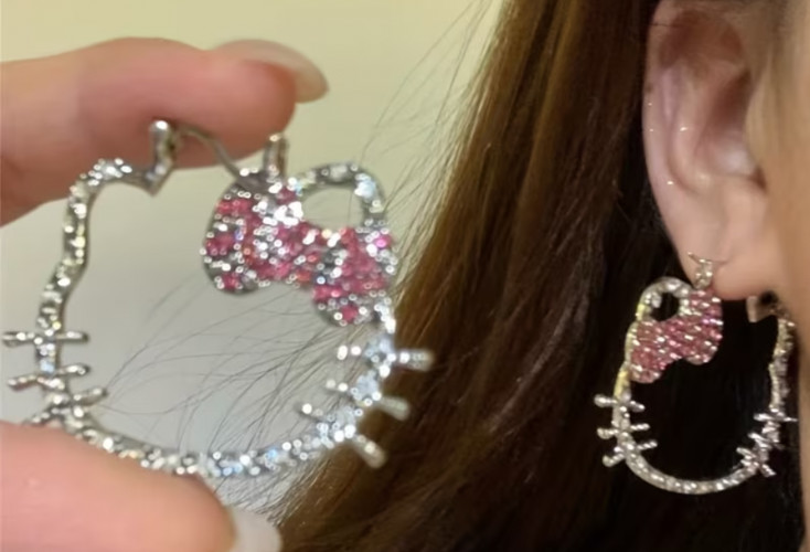 Sanrio Fashion Hello Kitty Earrings with a Mosaic Design