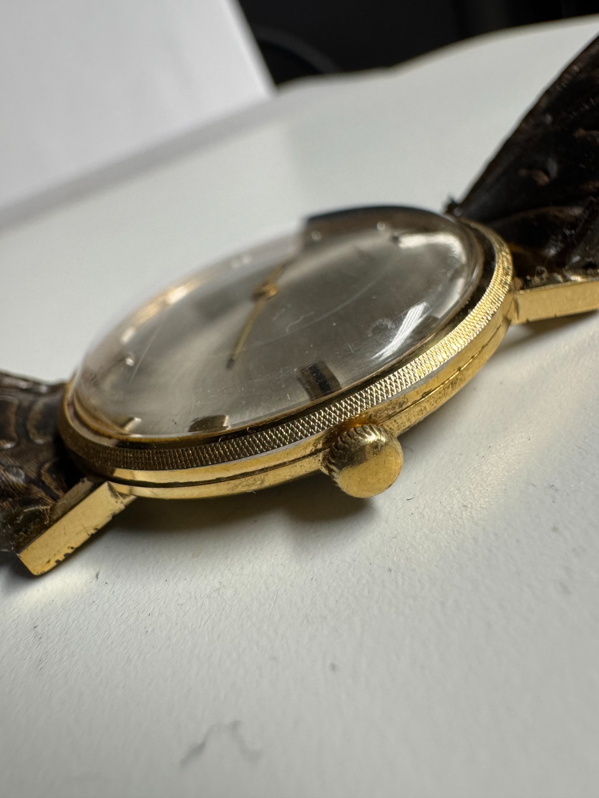 Timex Vintage 1968 Super Thin/Wafer Thin Wind Up Watch 33MM Runs Good