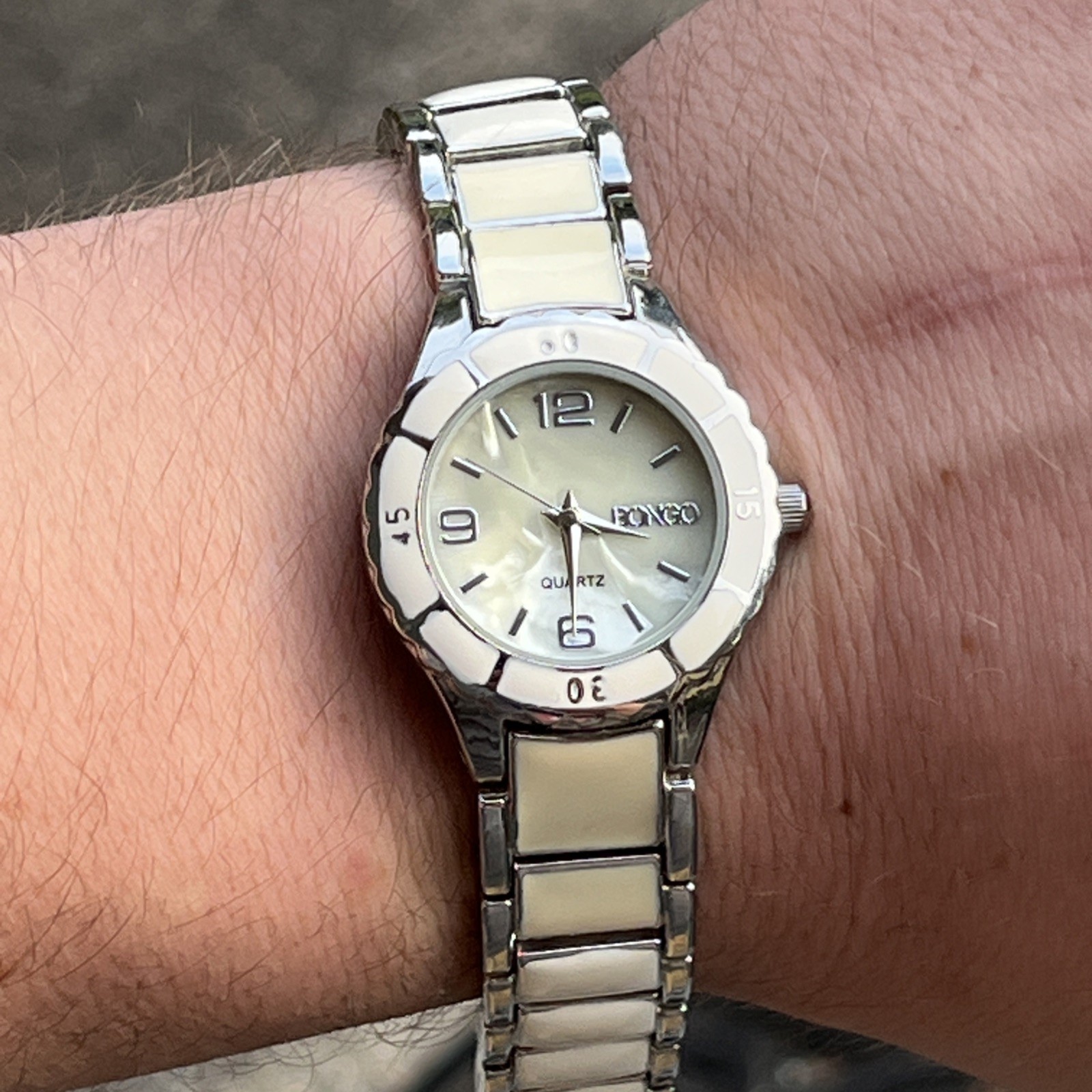 Vintage Women’s Bongo Quartz Accutime Watch Corp Mother Of Pearl Dial BG2136