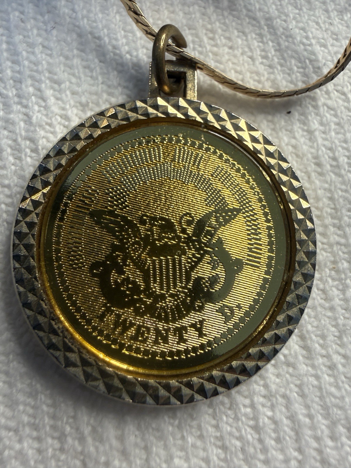 Krementz Coin Pendant Necklace Round Charm Herringbone Chain Gold/Silver