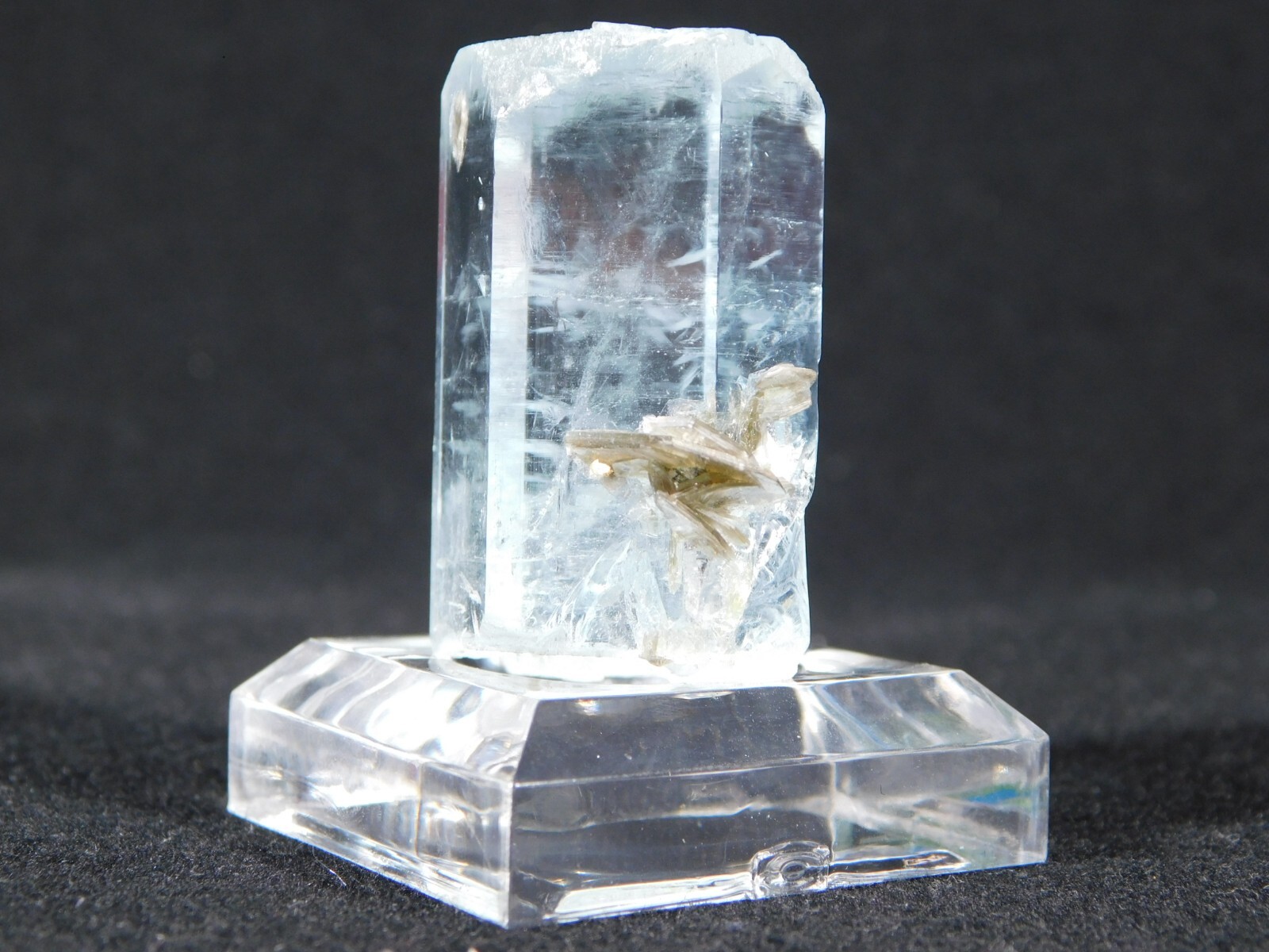 VERY Translucent! BLUE Terminated AQUAMARINE Crystal Pakistan 203ct