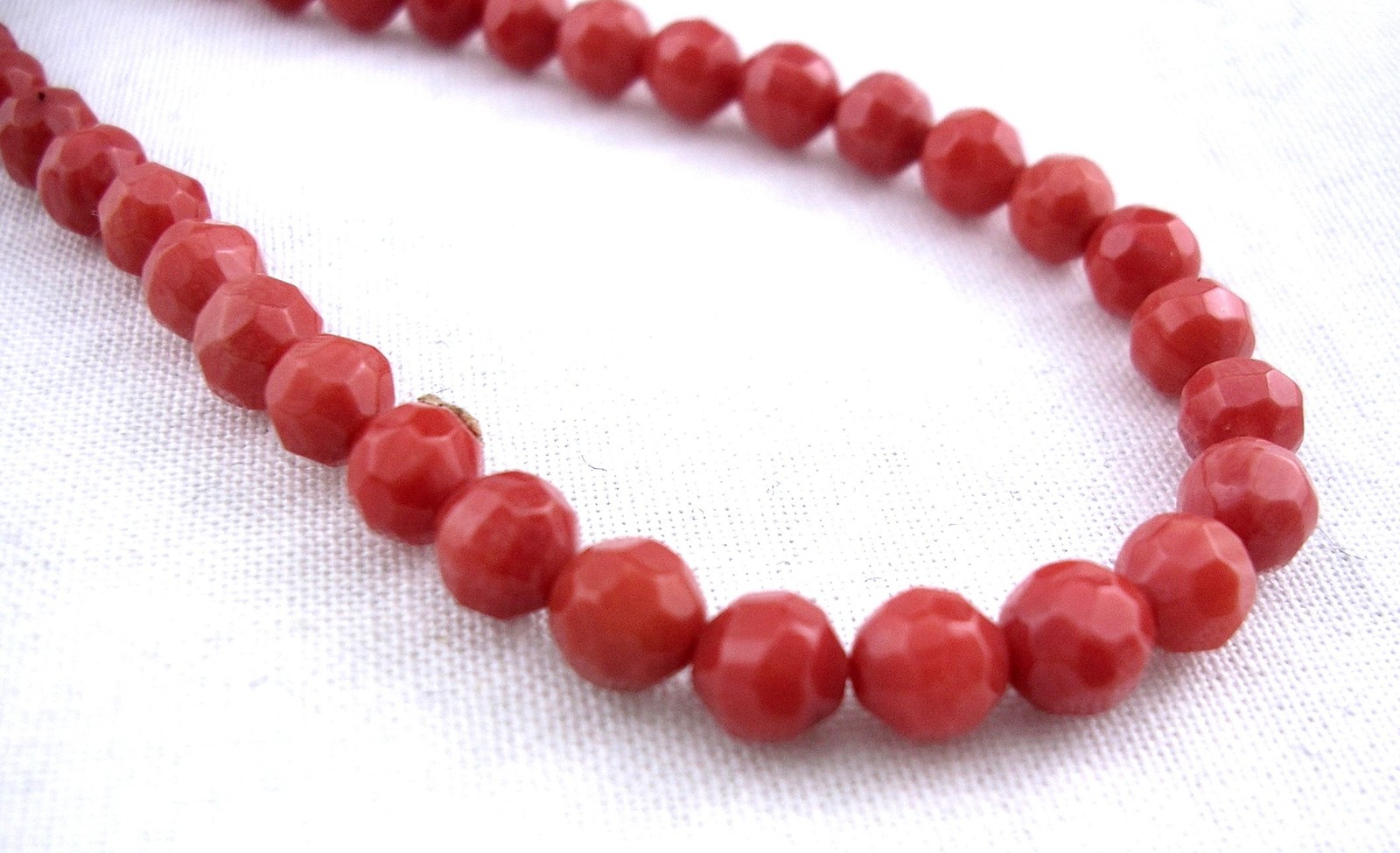 RED CORAL THREAD FACETED BEADS 5mm LENGTH 42 cm