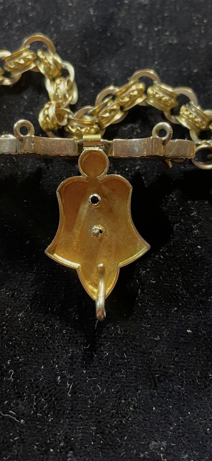 Beautiful Book Chain 10K Gold With Pendants