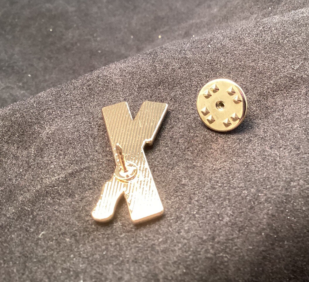 Gold Tone Paradise Cosmetics Shiny Pink Enamel Lapel Hat Pin