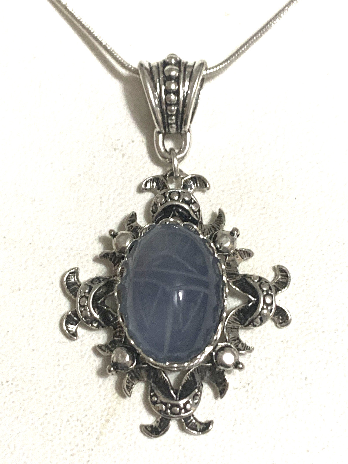*NEW ITEM*RARE VTG.CARVED EGYPTIAN NAT.BLUE CHALCEDONY SCARAB PENDANT NECKLACE.s