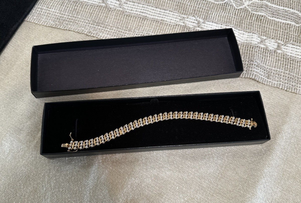 Beautiful Sterling Silver 925 Tennis Bracelet 9in 18.8g