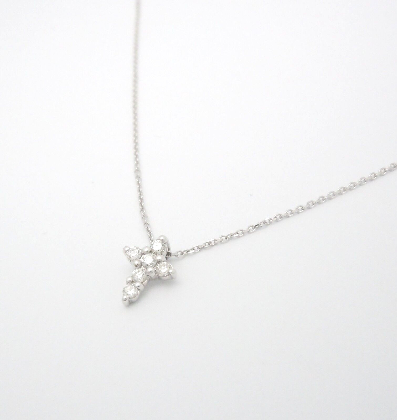 14K SOLID WHITE GOLD SMALL TINY NATURAL DIAMOND CROSS PENDANT NECKLACE VS2-SI1 H