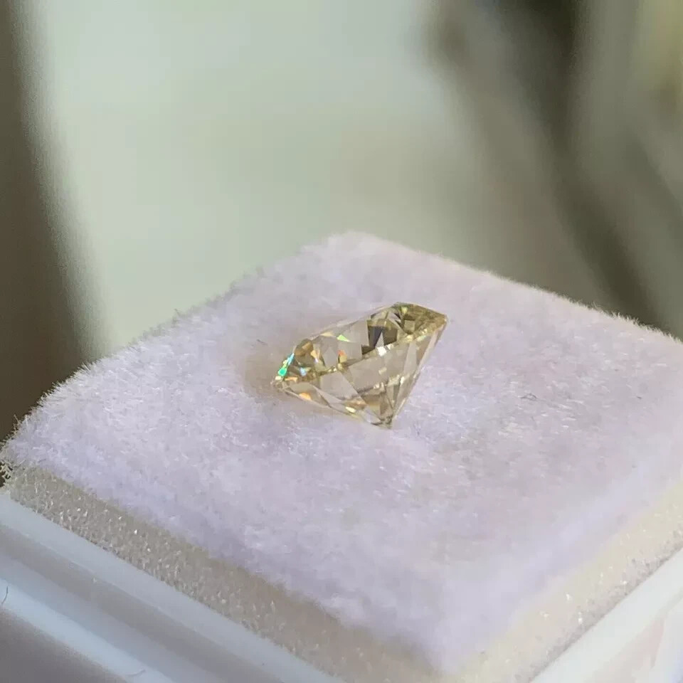 5 CT Natural Yellow Diamond, Round Cut, 11.50mm, VVS1 D Grade Certified D02