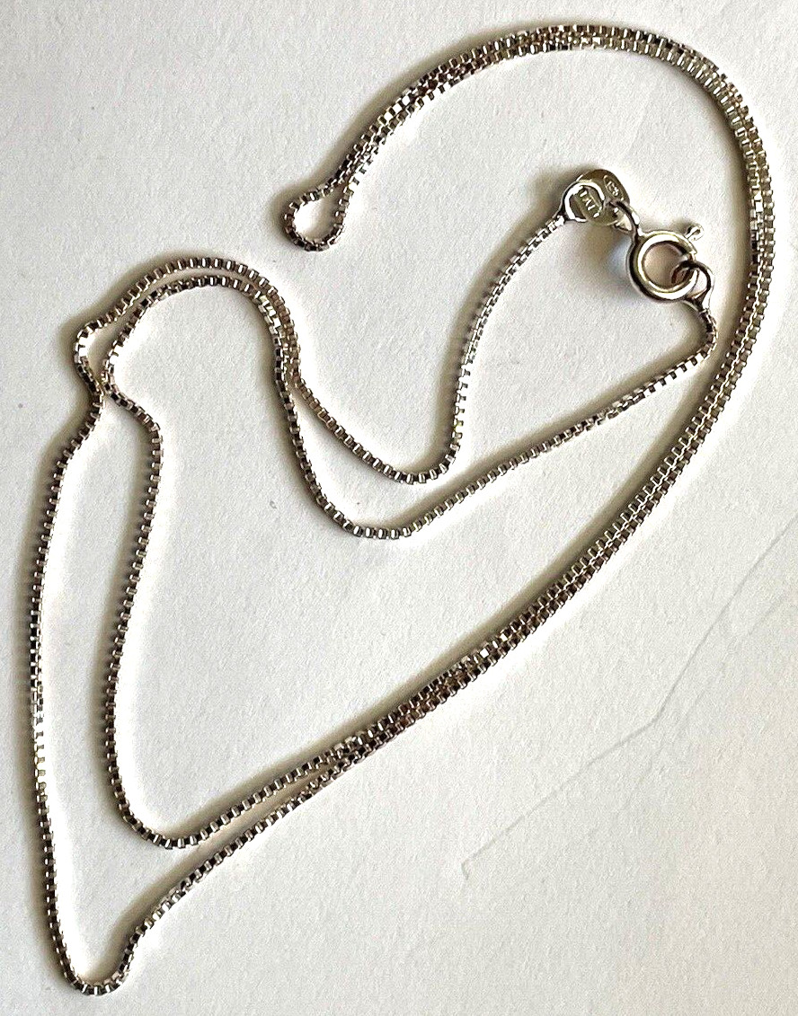 Vintage STERLING SILVER Necklace Chain MARKED ITALY Makers Mark 19″ 925 3.9gr