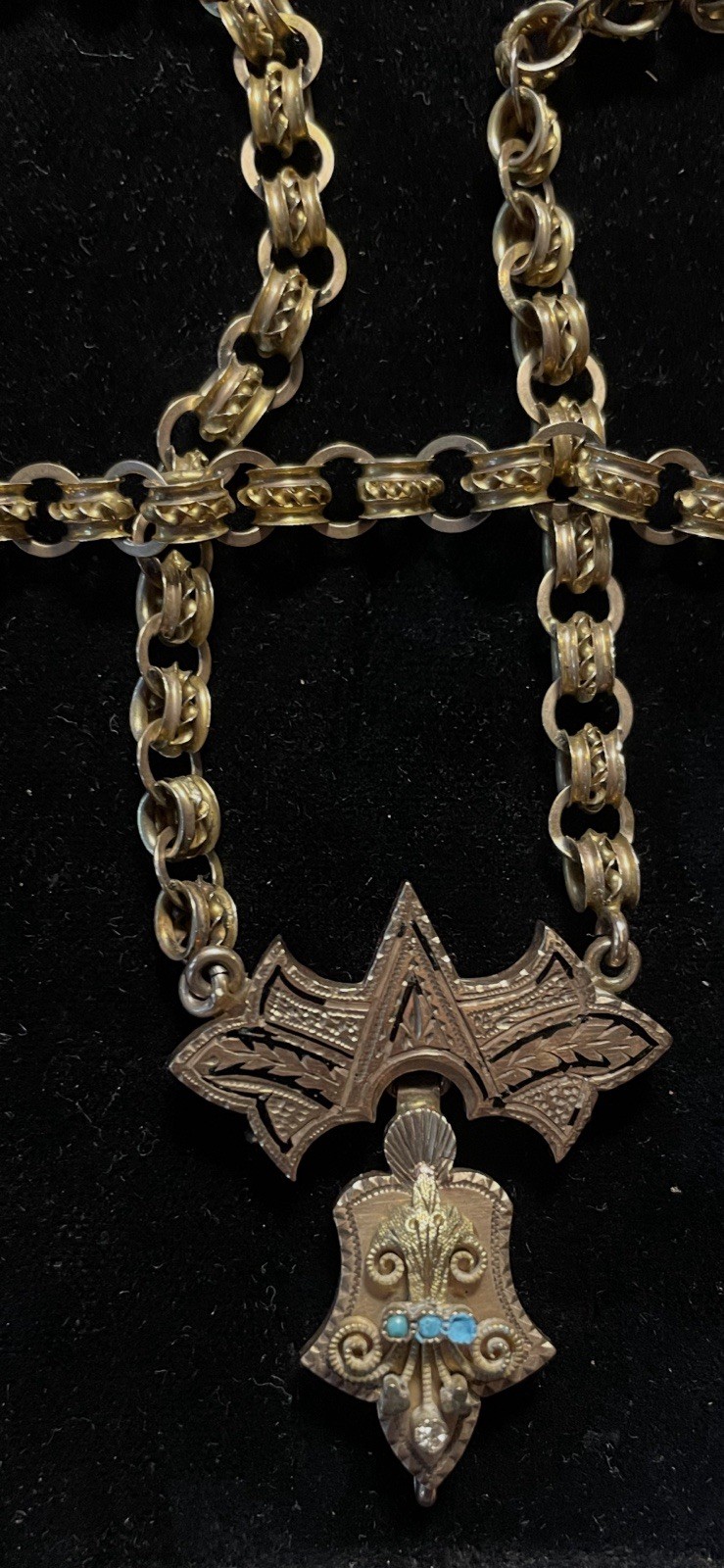Beautiful Book Chain 10K Gold With Pendants