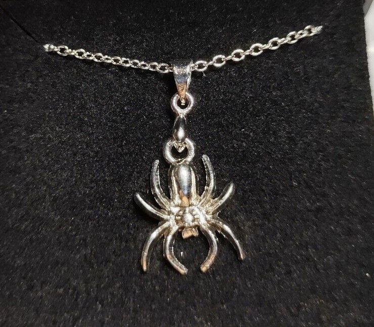 Hand made Spider jewellery sets. 18″ Silver tone chain. Free Gift box included