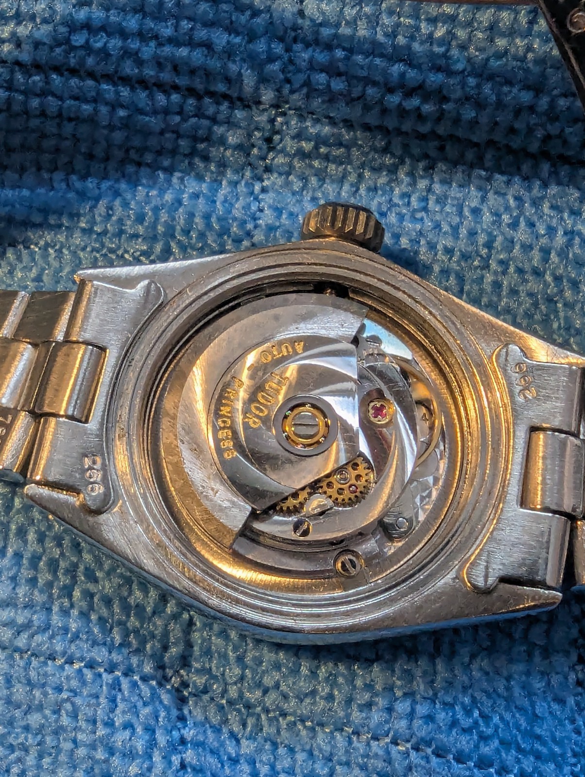 Vintage Tudor Princess Oyster 7597/0 – 1970/72 – Small Rose – Rolex Case/Crown.