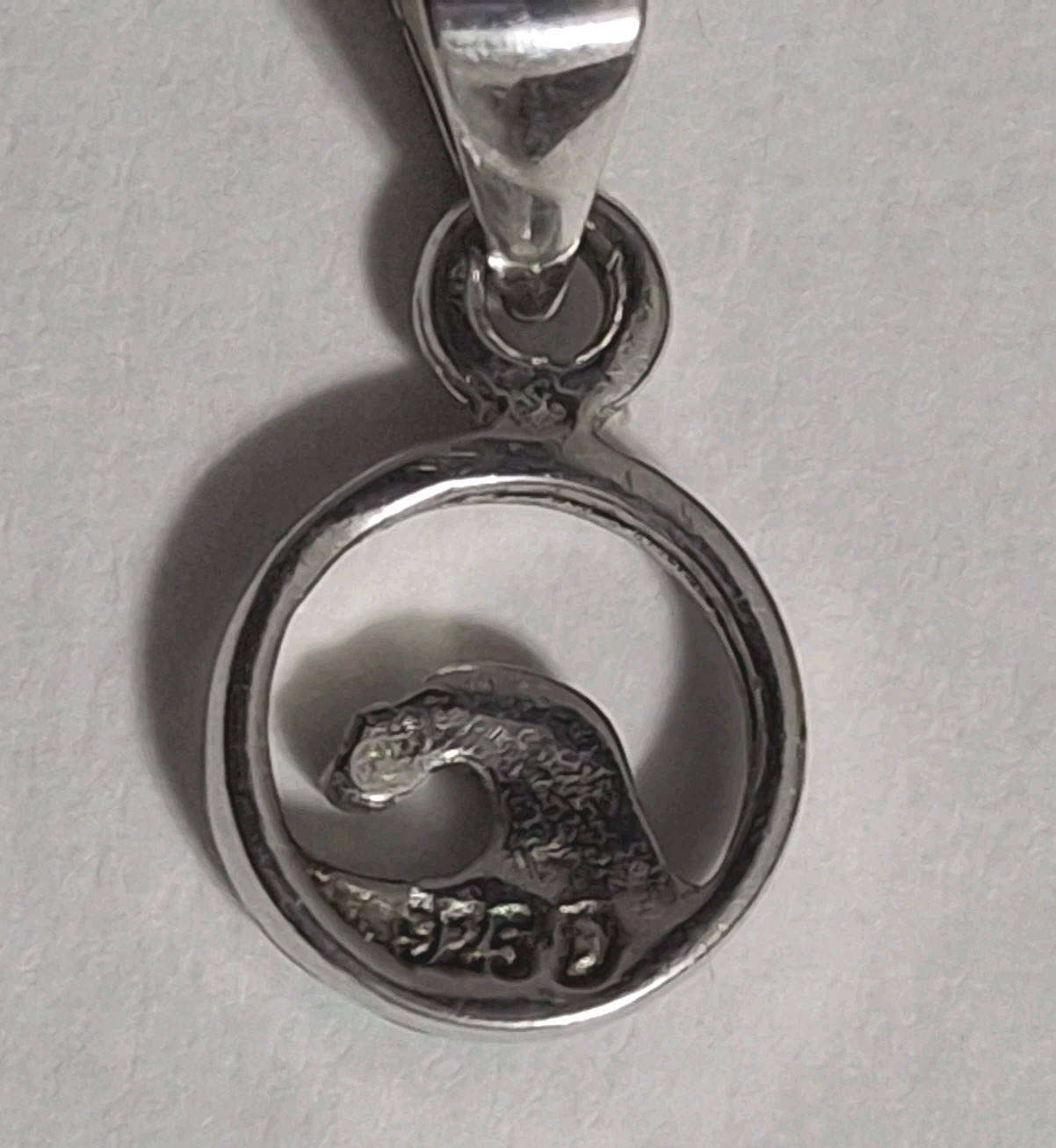 S925 D sterling Silver Small Blue Opal Inlay Hawaiian Wave Pendant 0.5g
