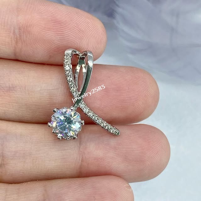 Women’s Real Moissanite Trendy Round 6 Prong Daily Wear Pendent 925 Silver
